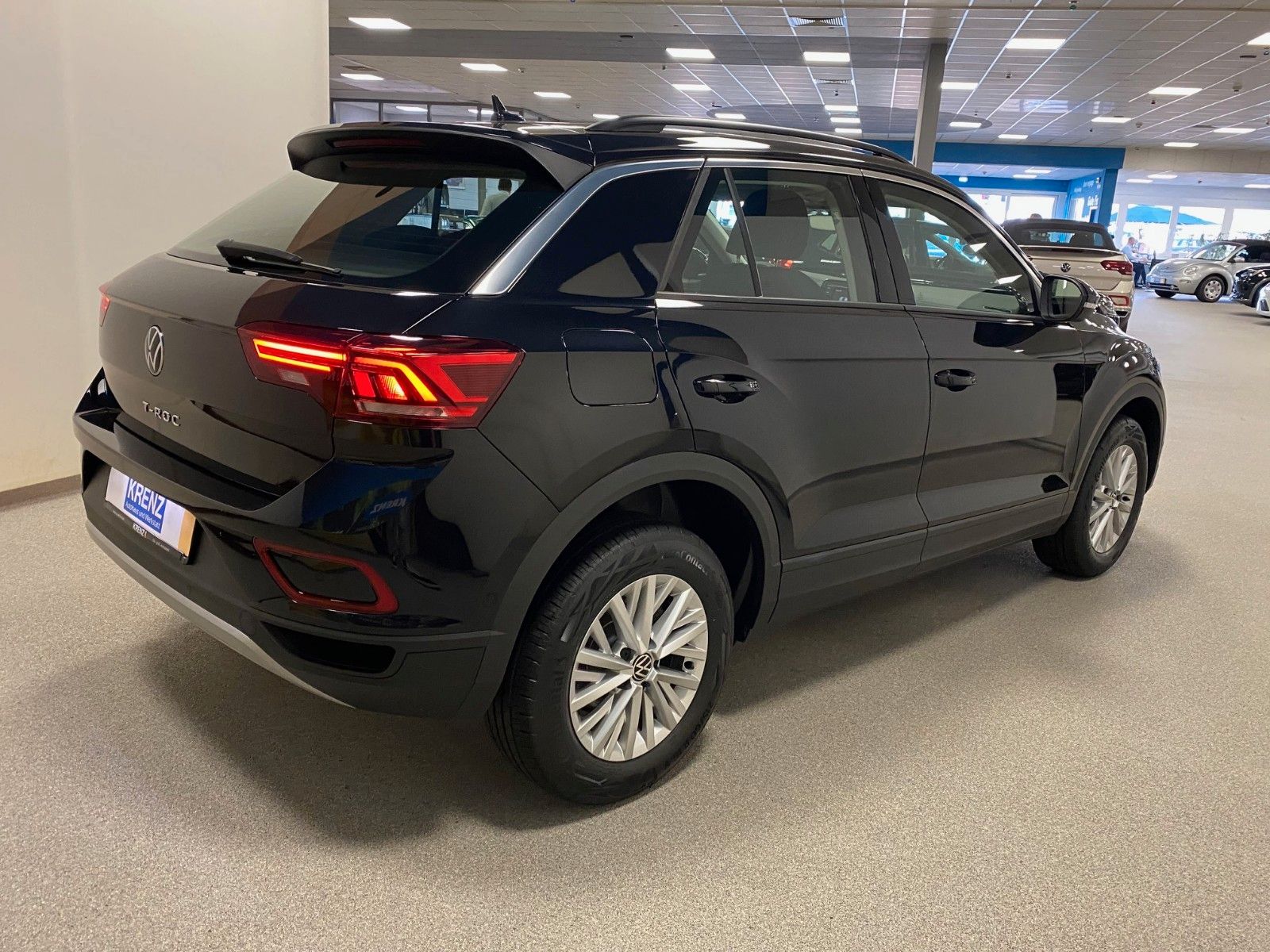 Fahrzeugabbildung Volkswagen T-Roc 1.0 TSI LIFE+SITZHEIZUNG+PARKHILFE+ALU+LED