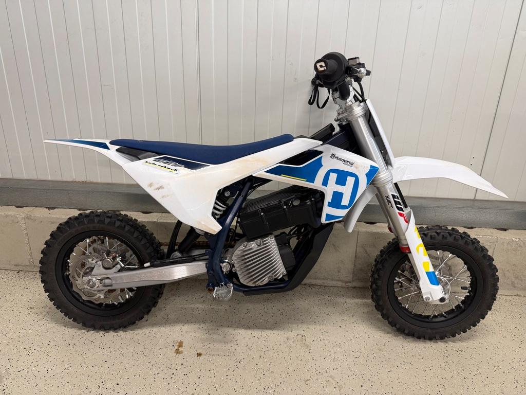 Husqvarna EE 3 EE3 2023 Finanzierbar