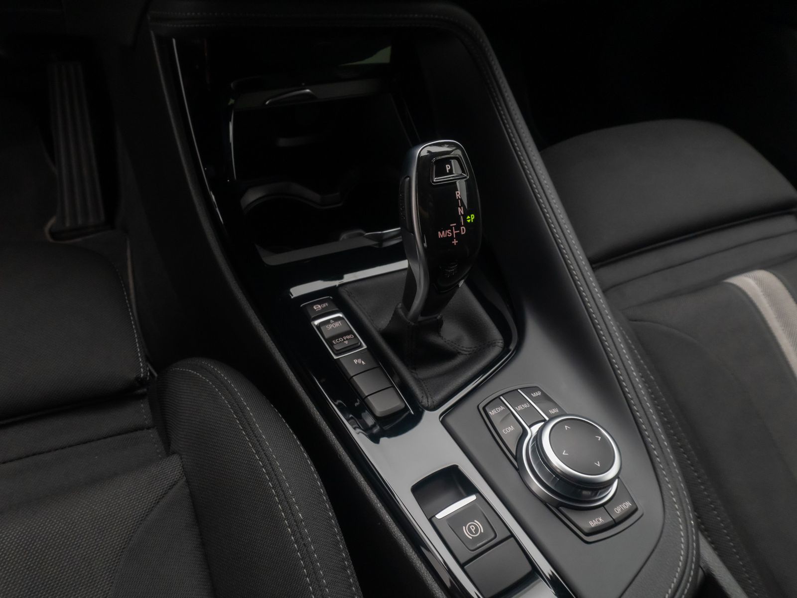Fahrzeugabbildung BMW X2 sD18d DAB Kamera DAB Sportsitz ParkAss 18Zoll
