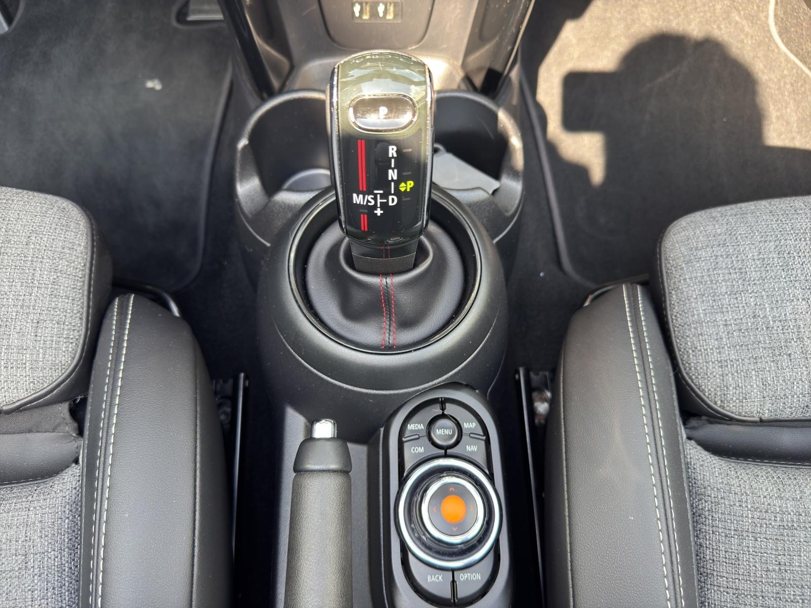 MINI Cooper S Cabrio Navi Kamera LED WirelessCharging