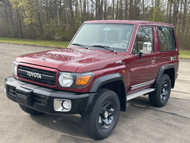 Toyota Land Cruiser  GRJ71 VX Special