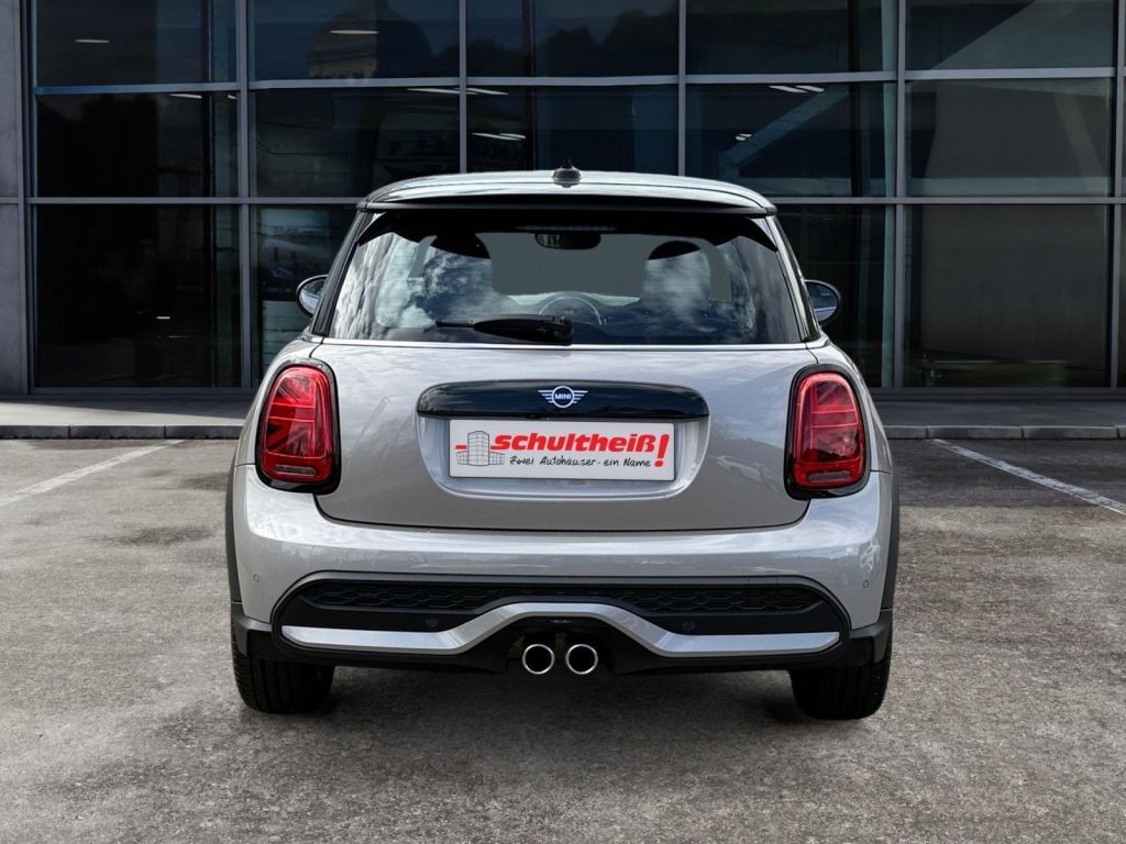 Fahrzeugabbildung MINI Mini Cooper S Aut. Classic Trim