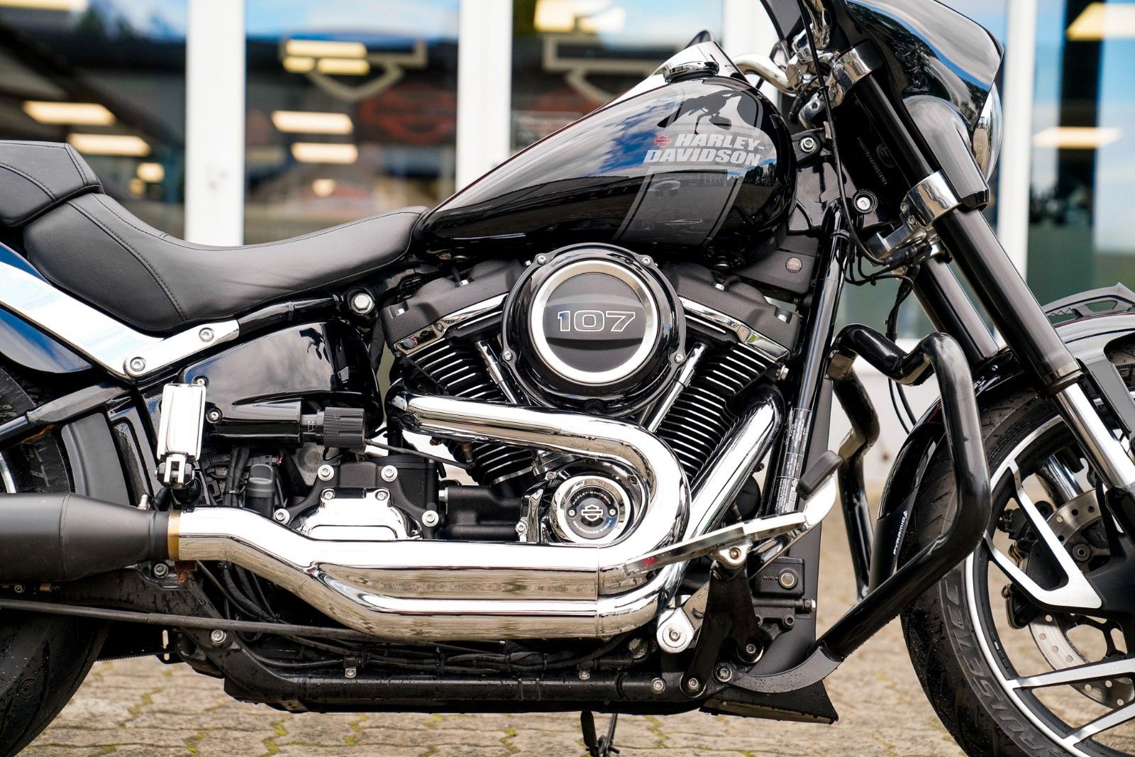 Fahrzeugabbildung Harley-Davidson FLSB Sport Glide 107 cui - Jekill & Hyde