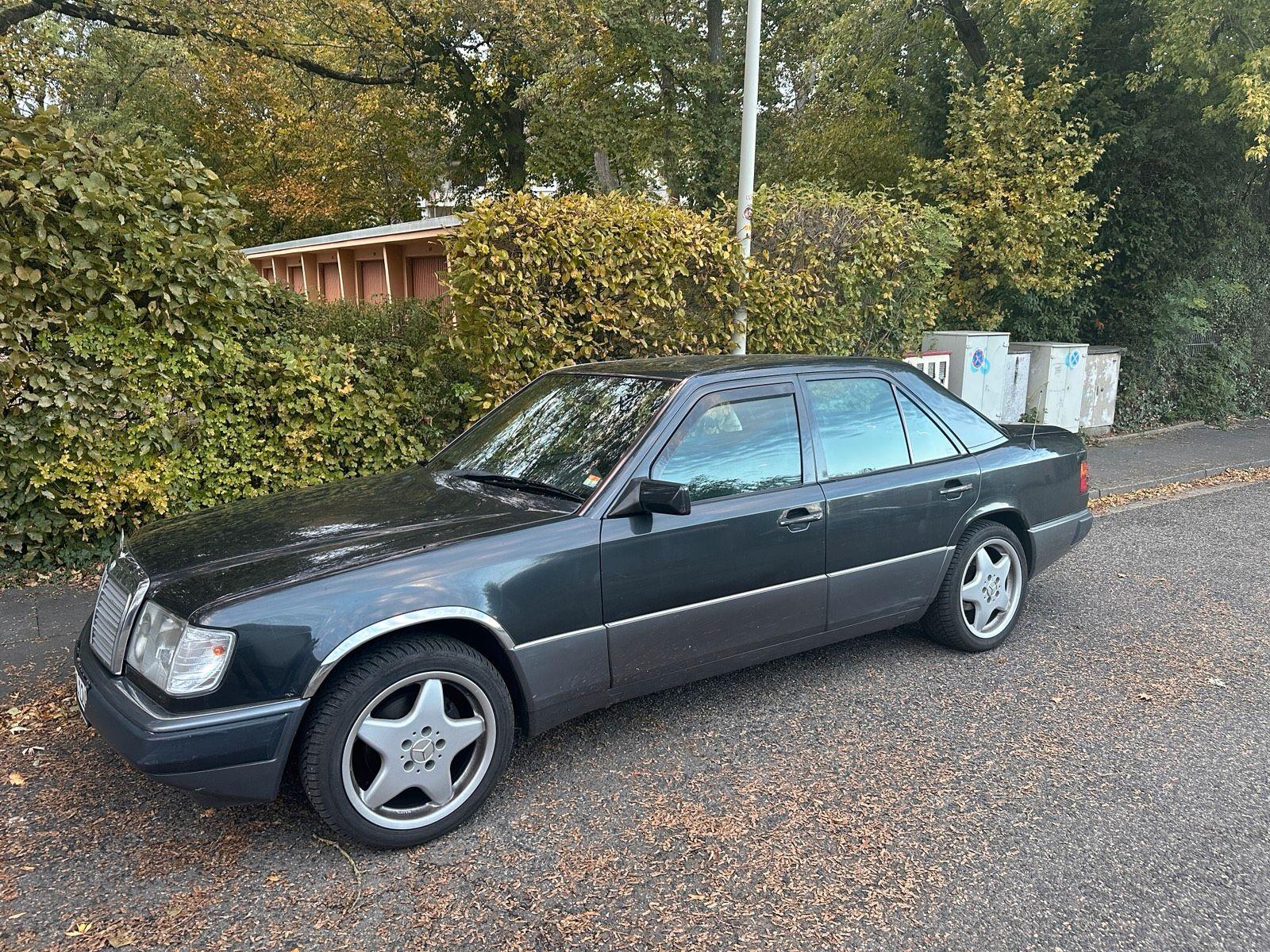 Mercedes-Benz E 220