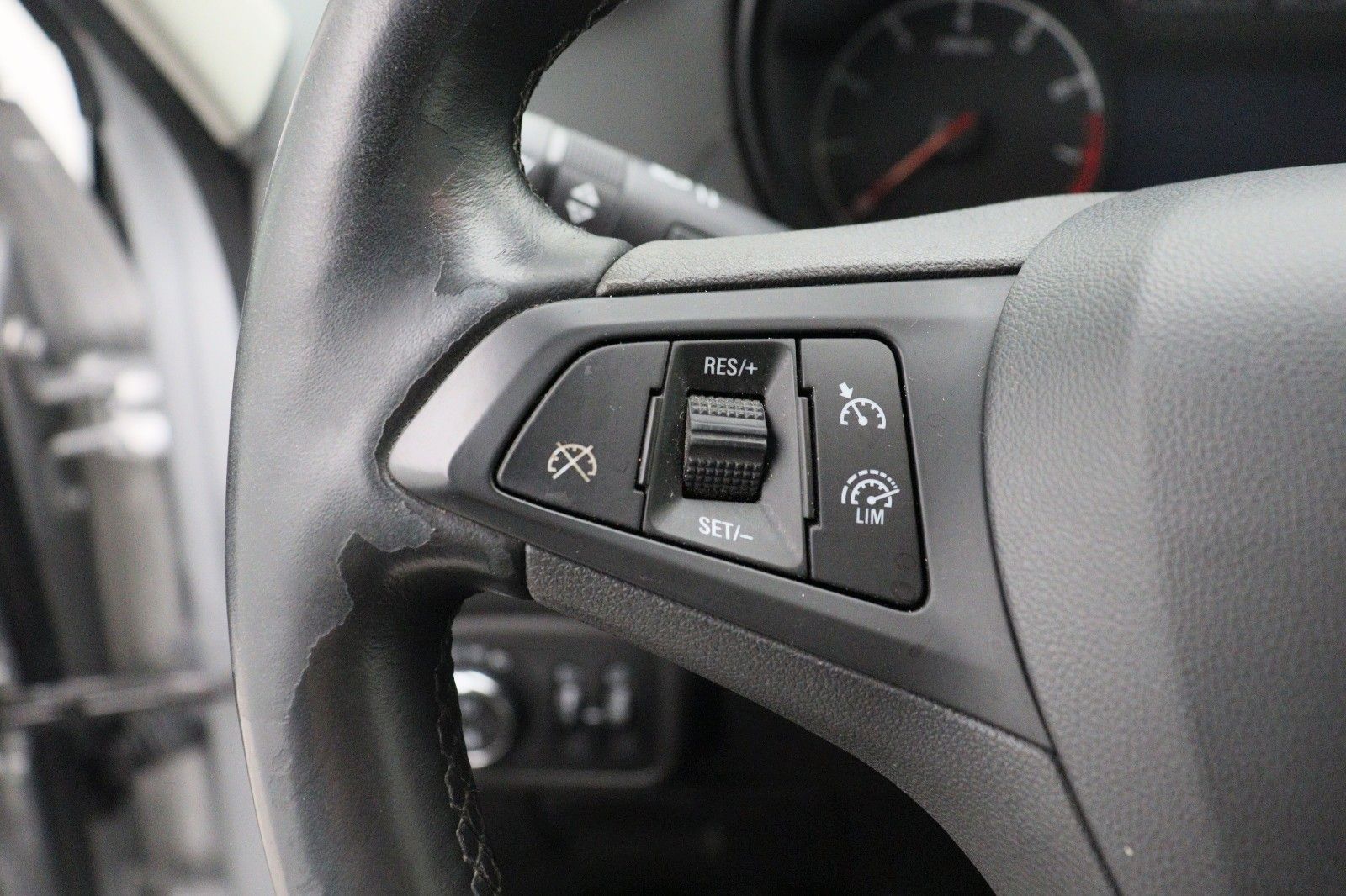 Fahrzeugabbildung Opel Zafira C 1.4 Tourer Active NAVI SHZ 7-Sitzer