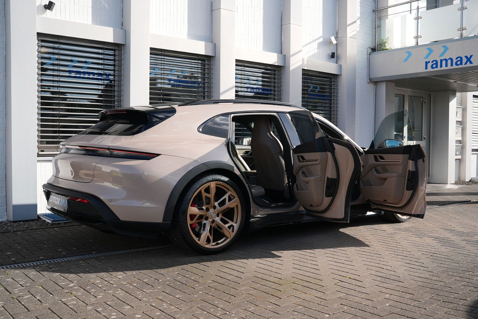 Porsche Taycan 4S Cross Turismo COFFEEBEIGE-LEDER BEIGE