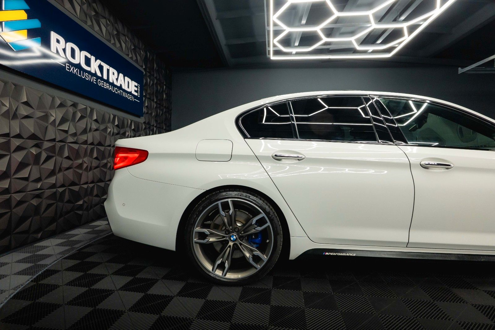 Fahrzeugabbildung BMW M550 i xDrive M-Performance Shadow *ACC*LED*360*