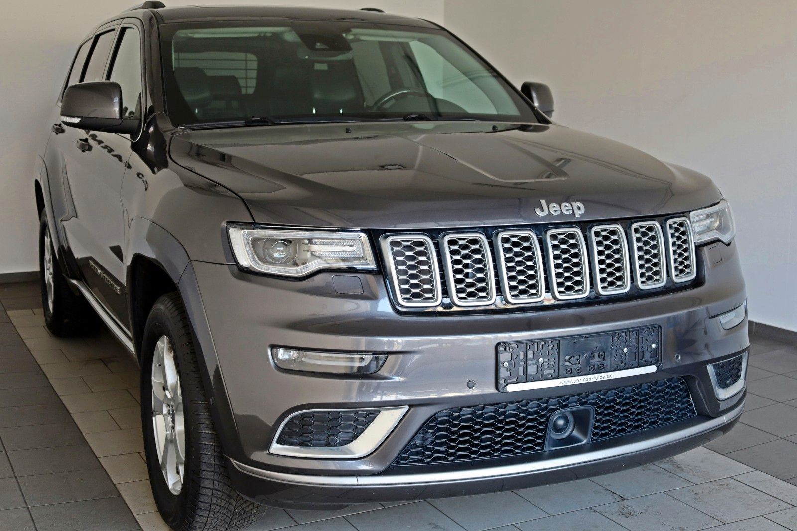 Fahrzeugabbildung Jeep Grand Cherokee 3.0CRD Summit Leder,Navi,Panorama