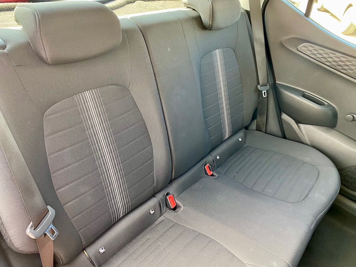 Fahrzeugabbildung Hyundai i10 1.0 SHZ KLIMA ALLWETTERREIFEN PDC RADIO USB