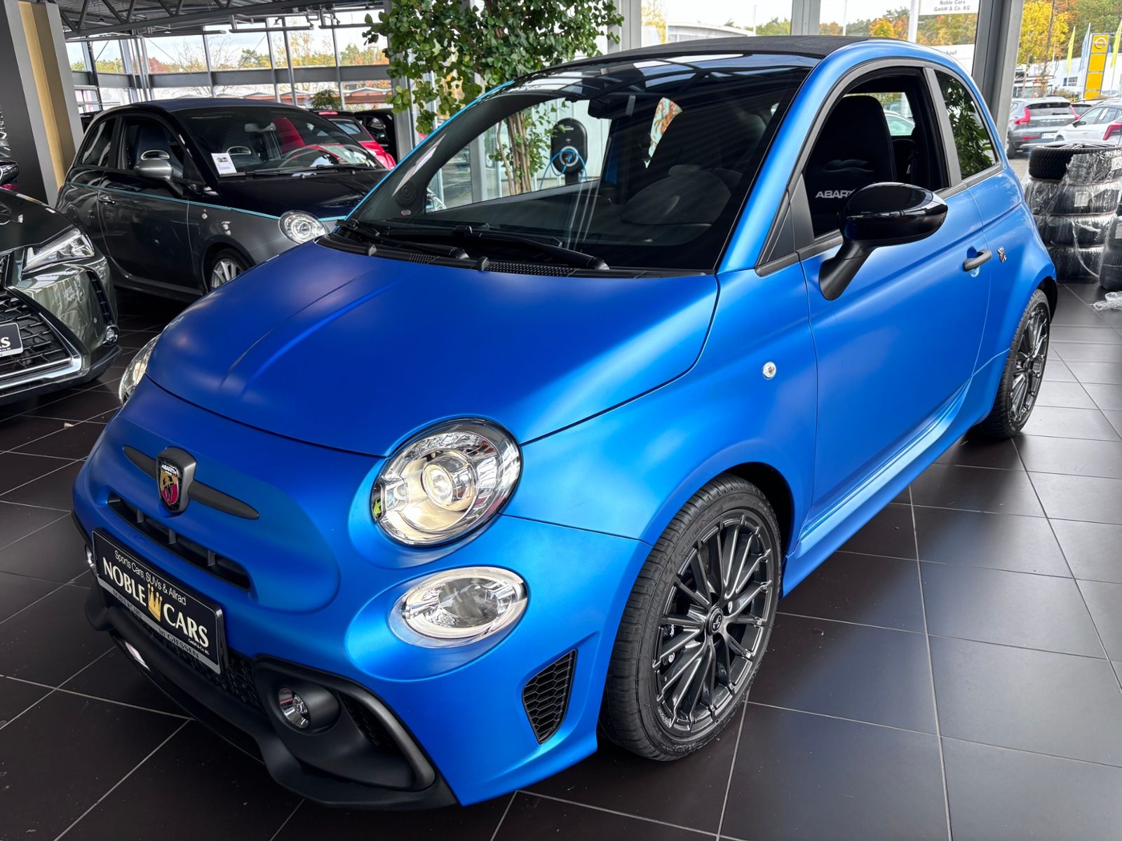 Fahrzeugabbildung Abarth 695 C   BEATS NAVI 17"