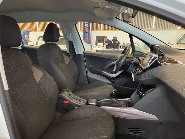 MYAUTOCENTER – Gebraucht- und Jahreswagen mit Werkstattservice in Pfaffenhofen Peugeot 2008 Active *Klima*PDC*Navi*