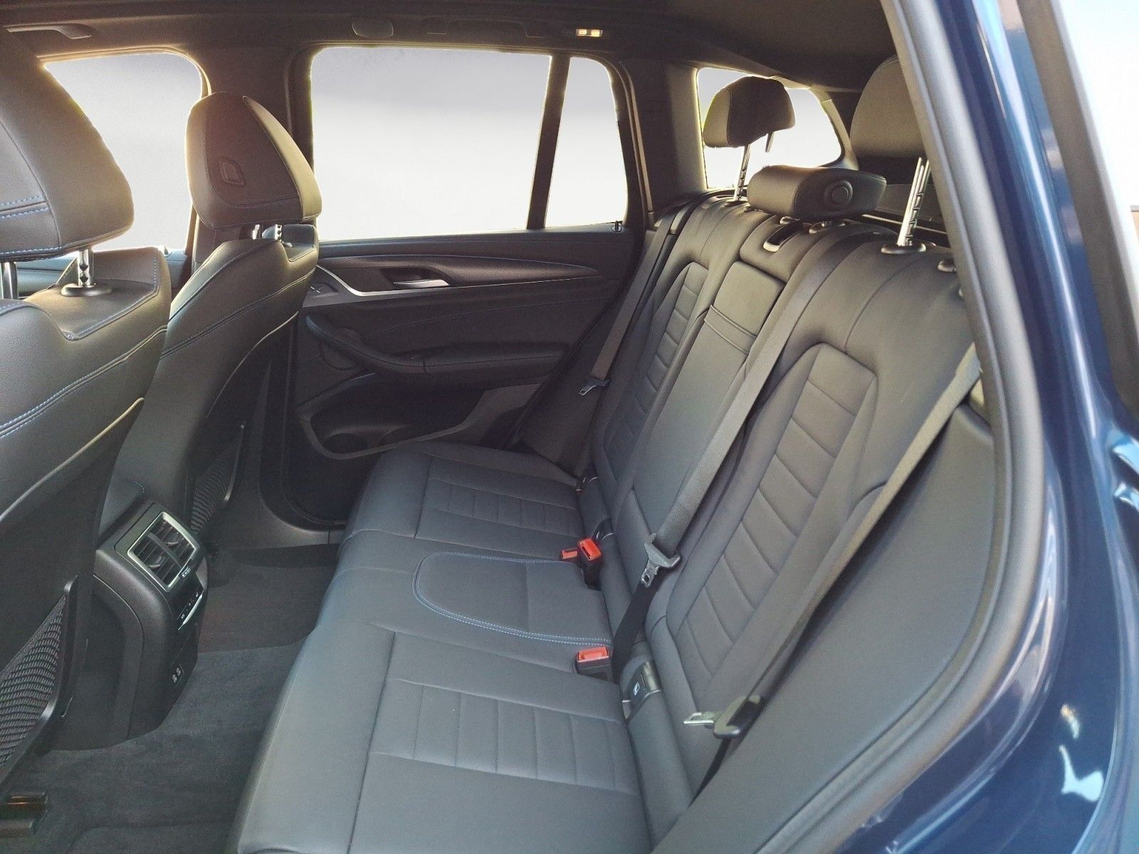 BMW ix3 IMPRESSIVE EDC Klimaaut. Head-Up foto 15