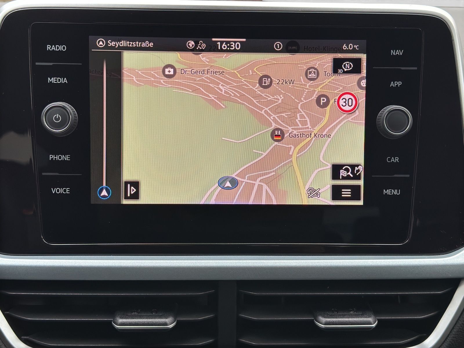 Volkswagen T-Roc - Bild 12