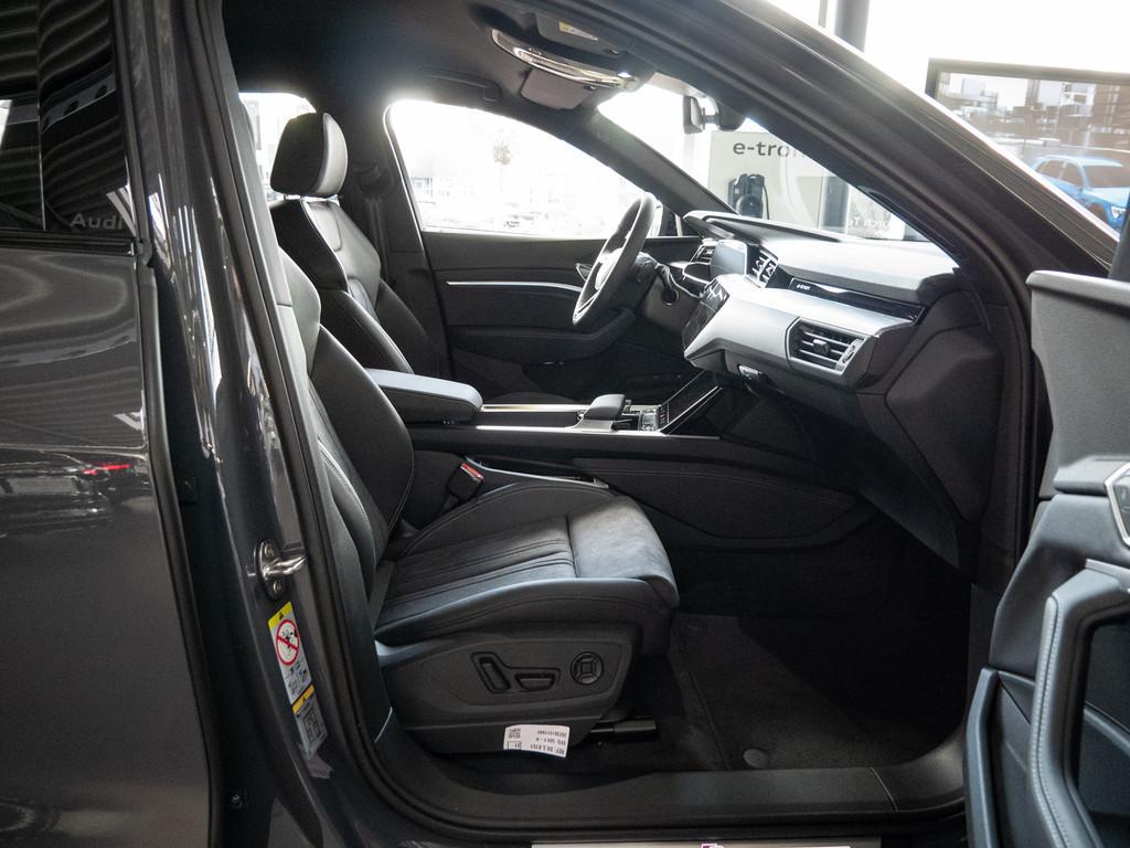 Audi Q8 S line 50 e-tron quattro 1.226,- EUR MTL* ACC