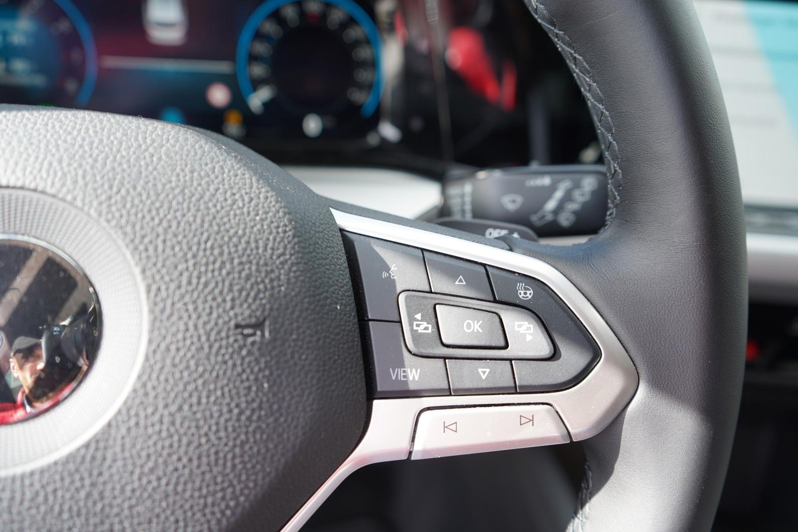 Volkswagen Golf VIII Variant Life eTSI LED Navi App-Connect