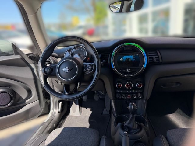 Fahrzeugabbildung MINI One +RADIO+KLIMA+LED+PDC+TEMPOMAT+BT+UVM+