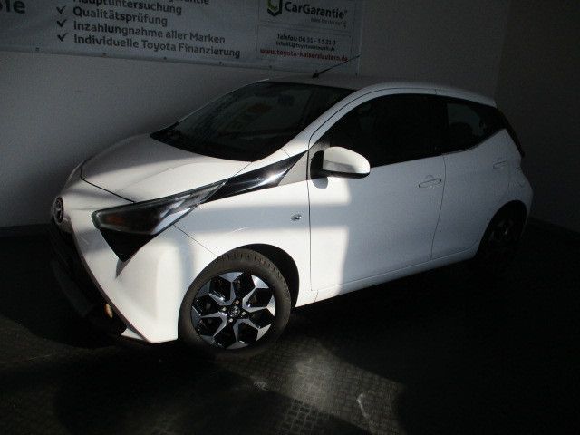 Fahrzeugabbildung Toyota AYGO x-play Team D
