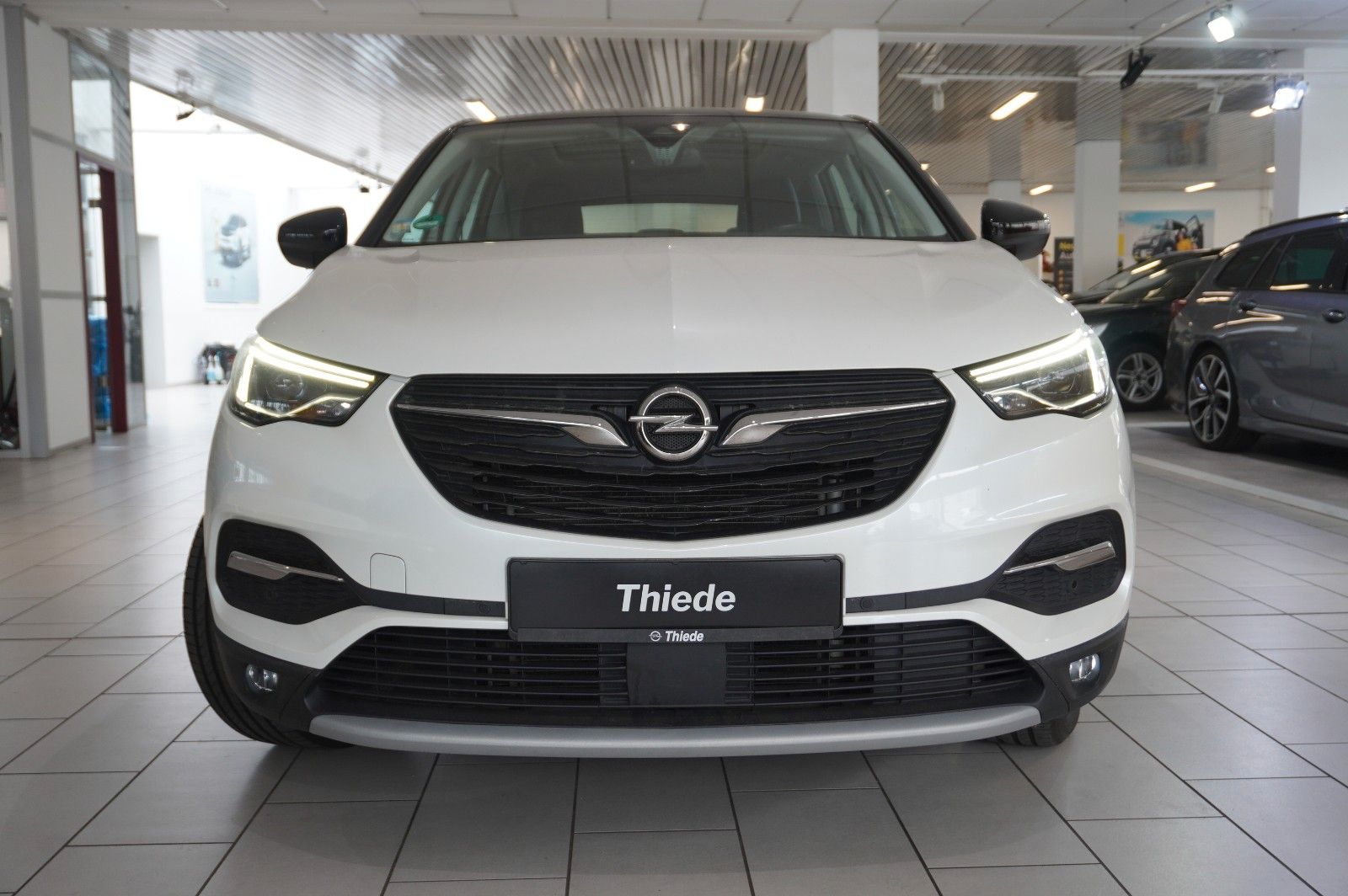 Fahrzeugabbildung Opel Grandland (X) 1.2T INNOV. NAVI/LED/KAMERA/PANO.