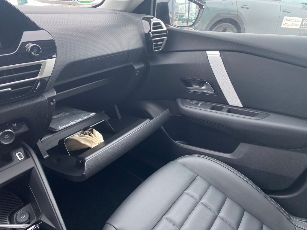 Fahrzeugabbildung Citroën C4 Benzin 130 Automatik MAX *Winter+Techno-Pak*