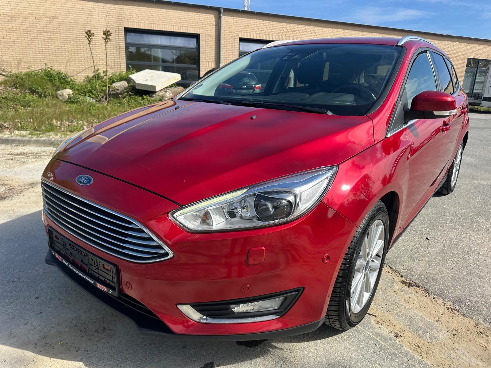 Ford Focus Turnier Titanium NAVI PDC AHK SHZ