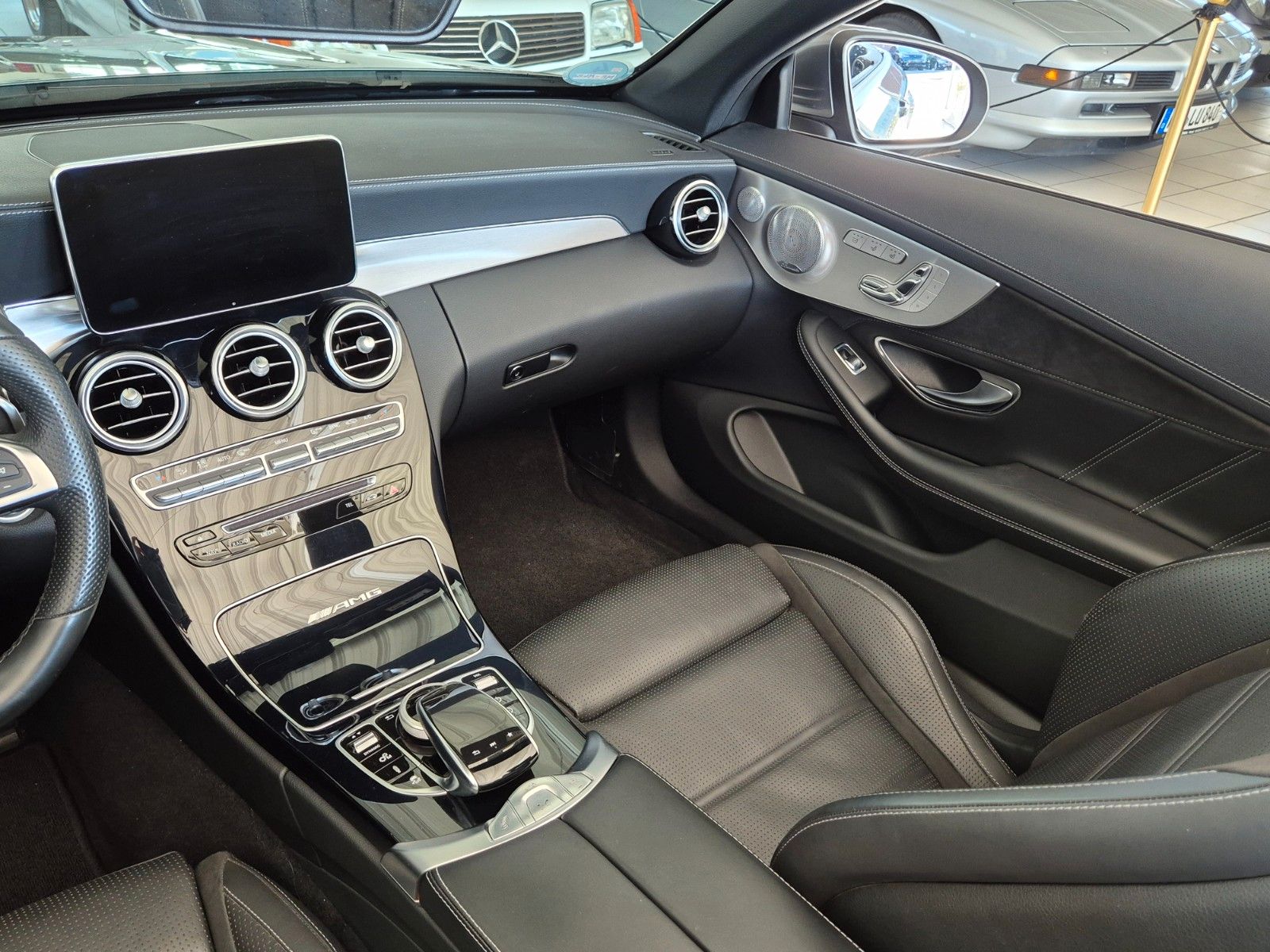 Fahrzeugabbildung Mercedes-Benz C 63 AMG Cabrio/Dt./Burm/Head/Fahrpaket