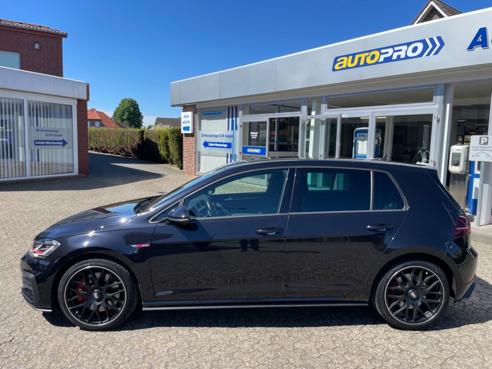 Fahrzeugabbildung Volkswagen Golf VII GTI Performance DSG Pano/LED/DLA/Navi