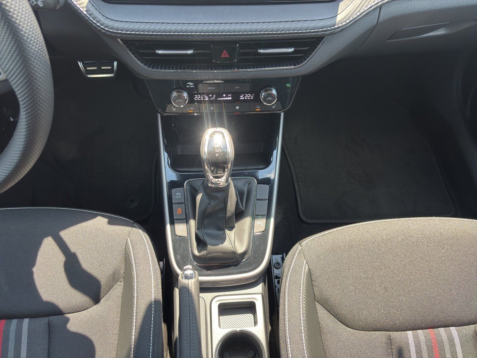 Fahrzeugabbildung SKODA Fabia 130 1,5 TSI 130 kW DSG MATRIX/ACC/RFK/RS