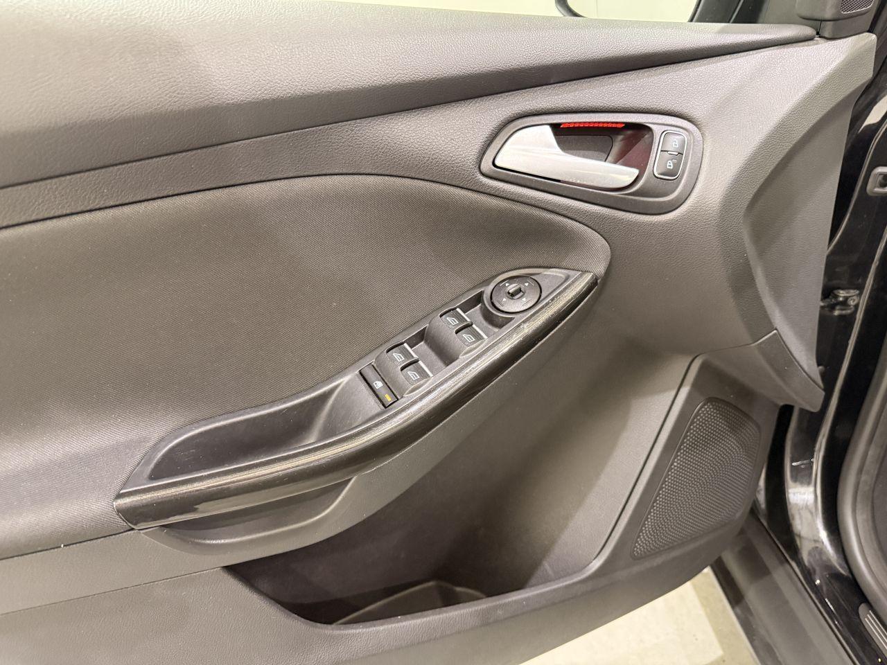Ford Focus 2015 — фото 33
