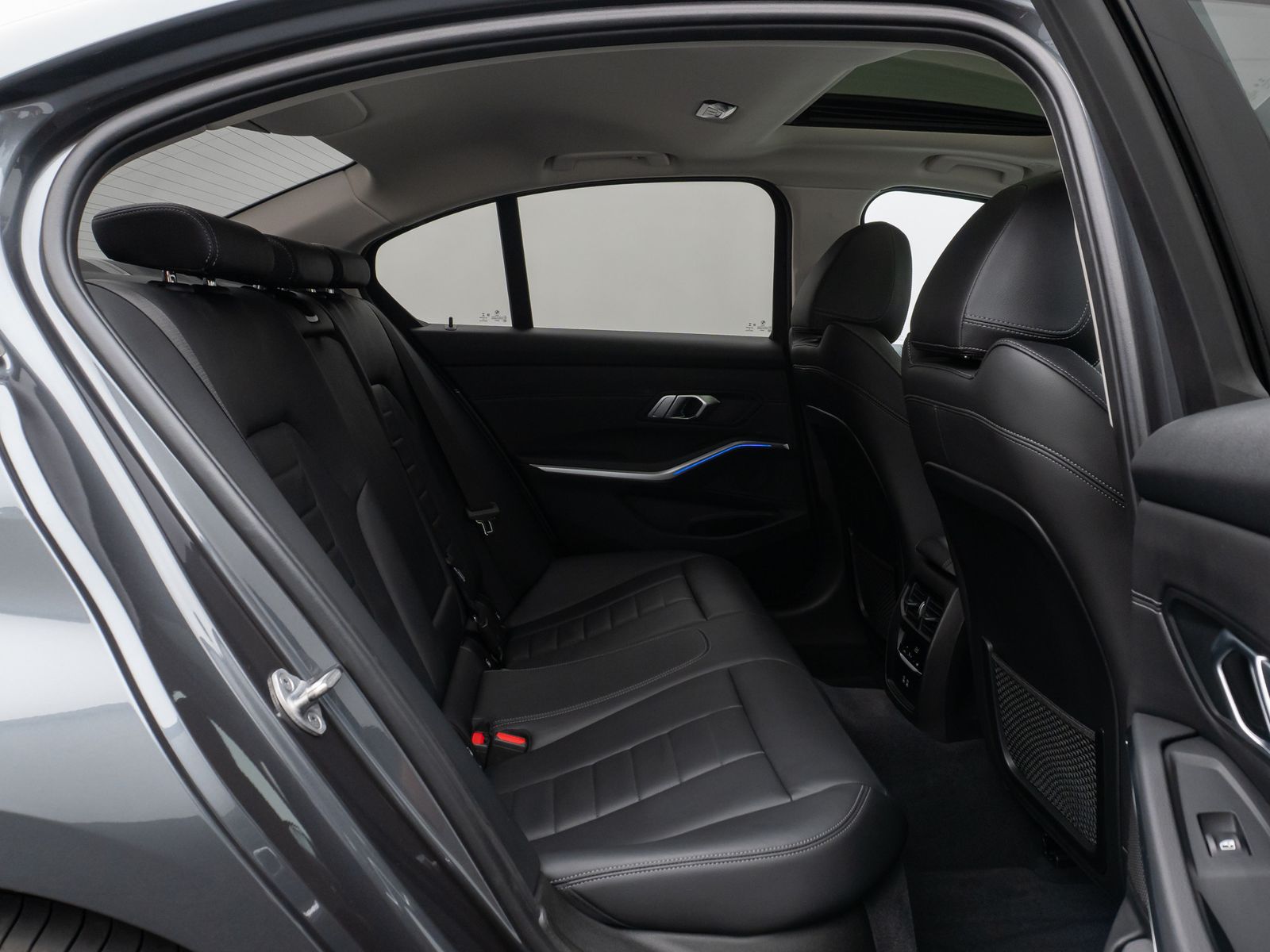 Fahrzeugabbildung BMW 320i xD Luxury Line El.Glasdach Kamera HiFi AHK