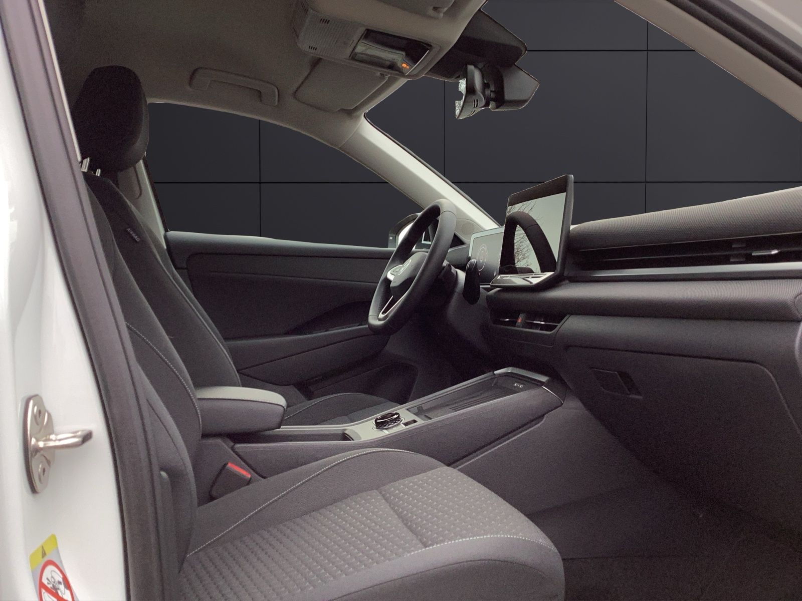 Fahrzeugabbildung Volkswagen T-Roc Life eTSI DSG LED+ ACC SH RearView Ambient