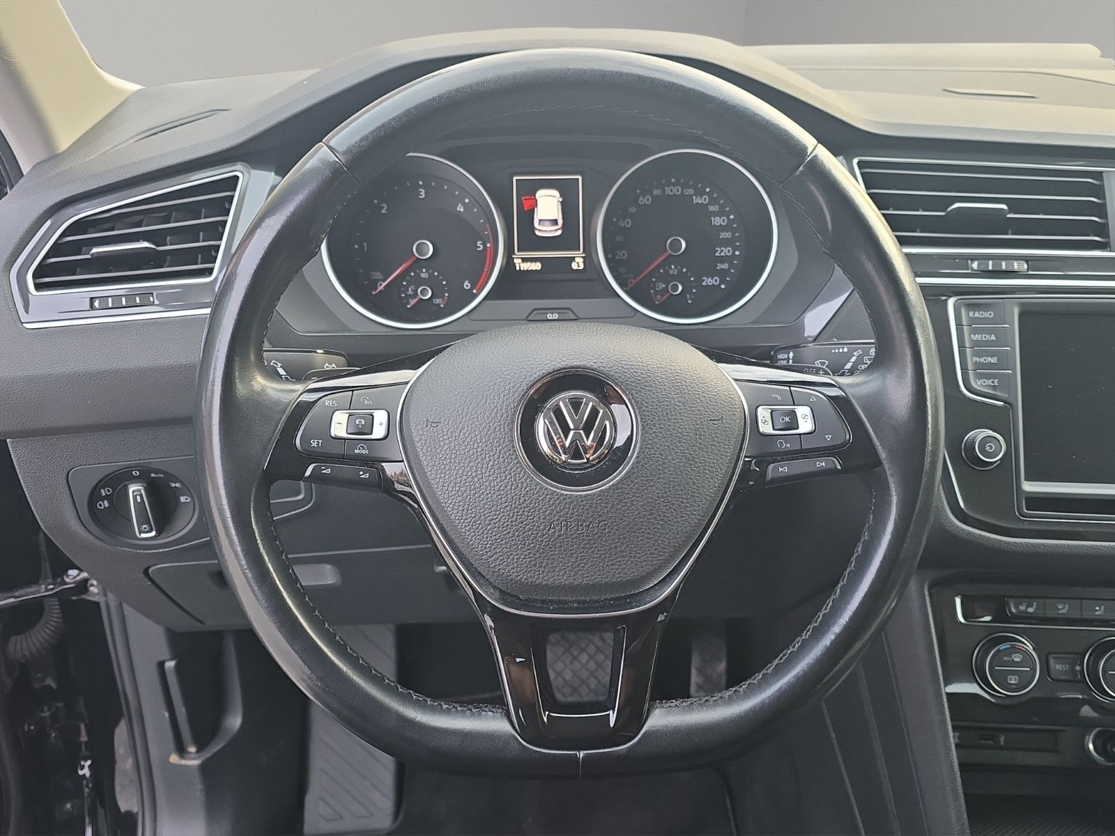 Fahrzeugabbildung Volkswagen Tiguan BMT/Start-Stopp 4Motion Allradantrieb