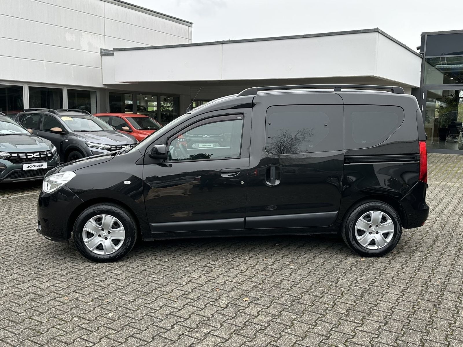 Fahrzeugabbildung Dacia Dokker Comfort SCe 100