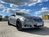 Mercedes-Benz E 550 W212, 2010 r. | 99 000 km  - Mercedes-Benz W201