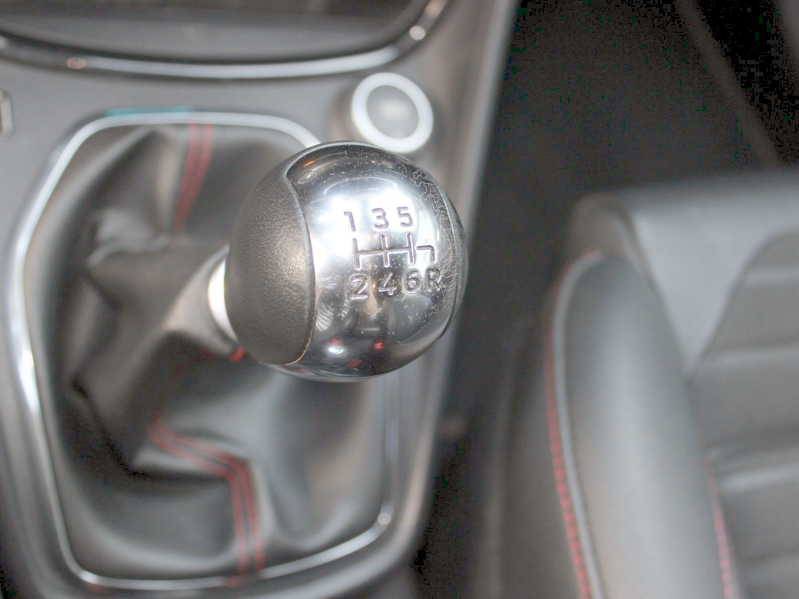 Fahrzeugabbildung Ford Puma ST-Line X 1,0 EcoBoost Mild Hybrid