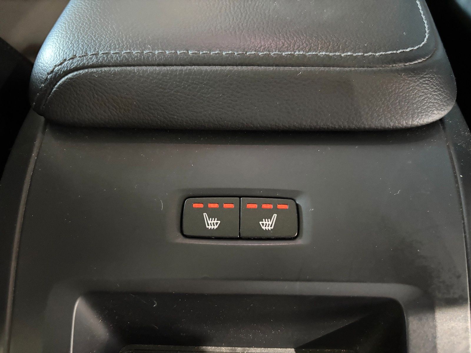 Fahrzeugabbildung Volvo V60 Momentum /KAMERA/LED/SHZ/ACC+/NAVI