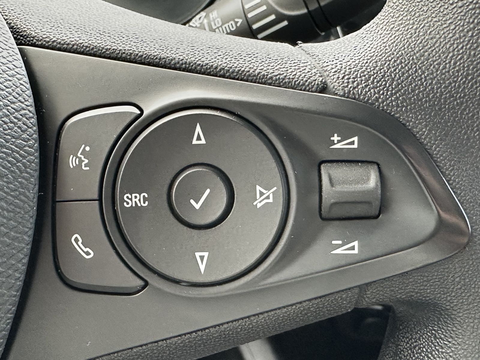 Fahrzeugabbildung Opel Corsa e Edition SHZ+180°-KAMERA+SHZ+STYLE-PAKET