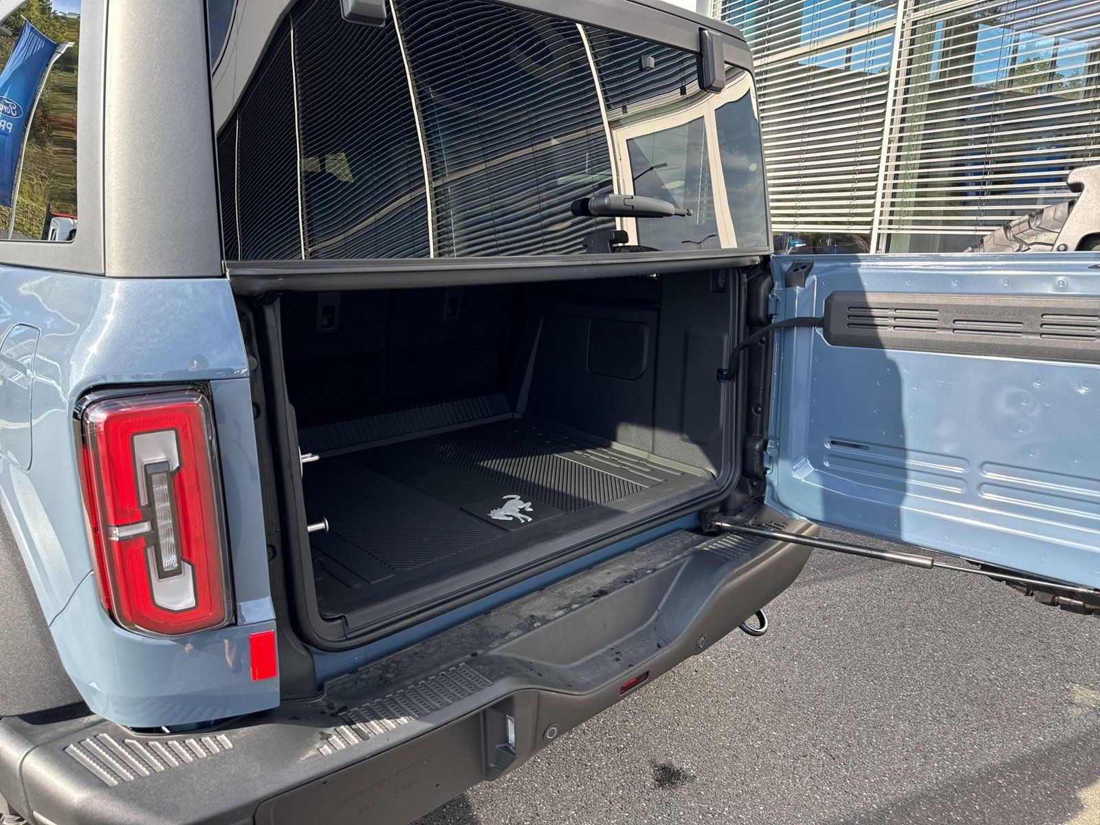 Fahrzeugabbildung Ford Bronco Badlands e-4WD #360-Grad-Kamera