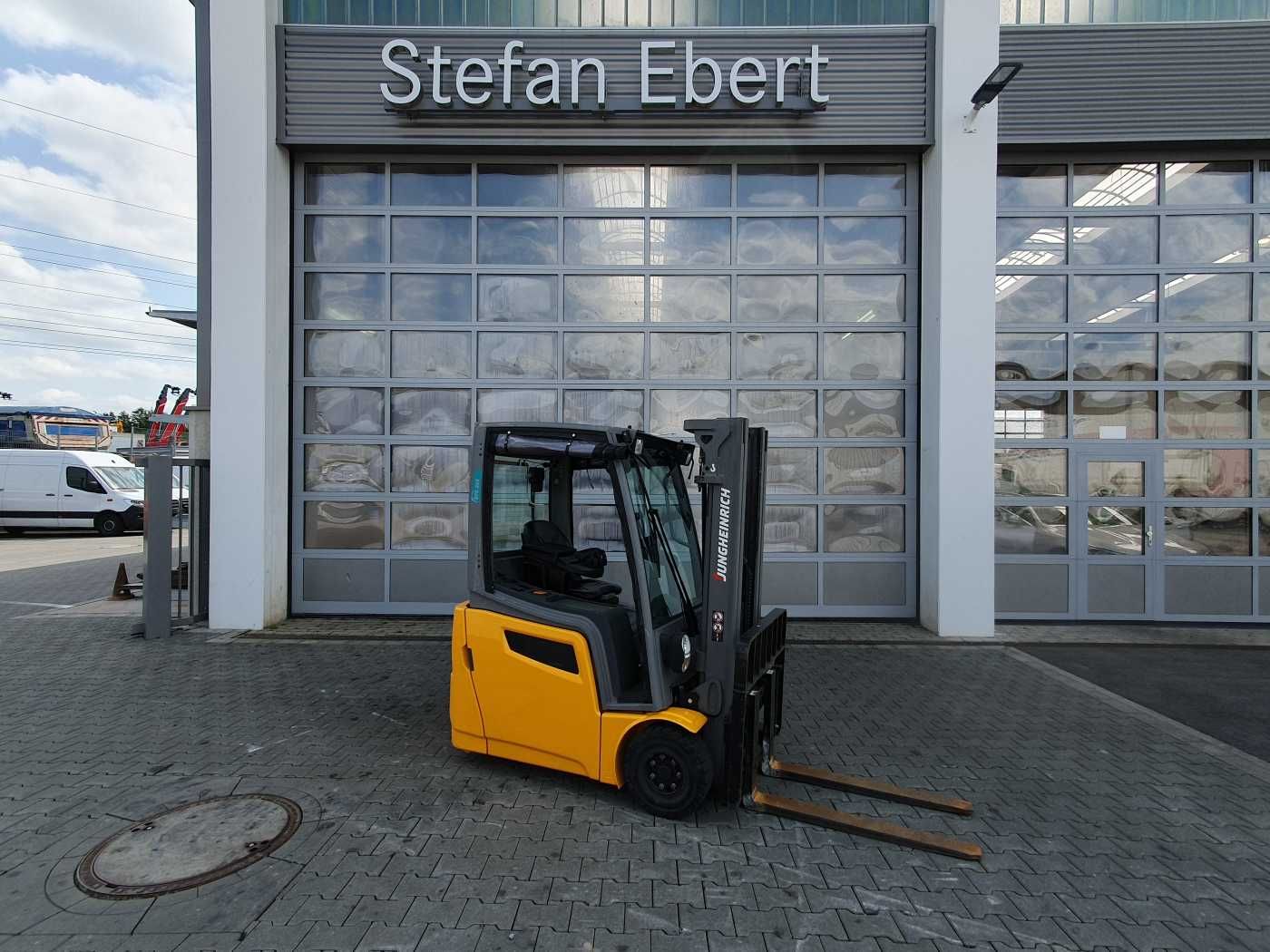 Fahrzeugabbildung Jungheinrich EFG 215 / Triplex: 4.25m! / nur 3.439h! / 2022