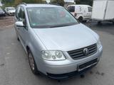 Volkswagen Touran 1.6 Basis - Volkswagen Touran Basis mit Benzin-Antrieb