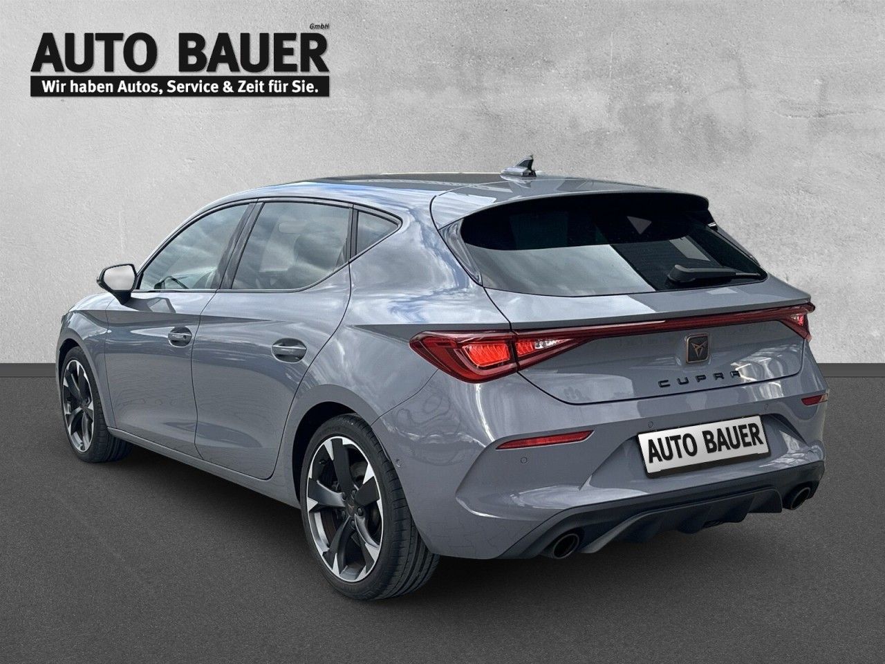 Fahrzeugabbildung CUPRA Leon 2.0 TSI 180 kW (245 PS) 7-Gang-DSG - mit KI generiert/bearbeitet