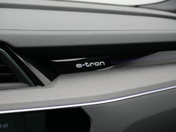 2024 AUDI Q8 E-TRON — миниатюра 17