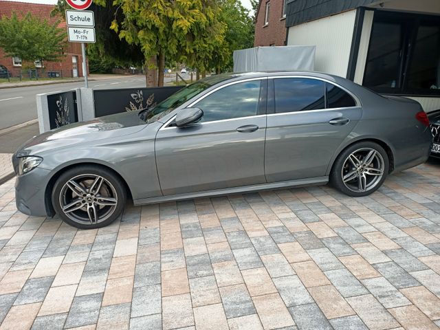 MERCEDES-BENZ E 220 d Autom. -AMG-Line 