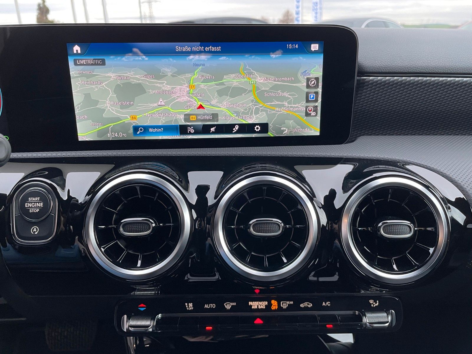 Fahrzeugabbildung Mercedes-Benz A 200 d Progressive AHK+MBUX+R-Kamera+Distr