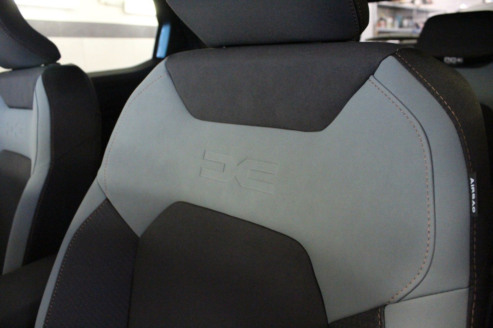 Fahrzeugabbildung Dacia Duster hybrid-G 150 4x4 Extreme MY26