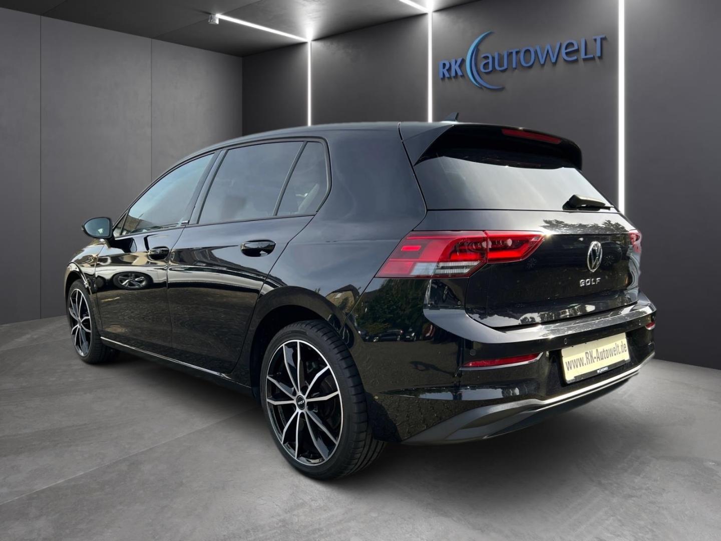 Volkswagen Golf VIII United 1.5 TSI BMT Alu 18 Navi PDC SHZ, миниатюра 5