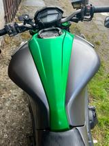 Kawasaki Z1000 - KAWASAKI GRÜN