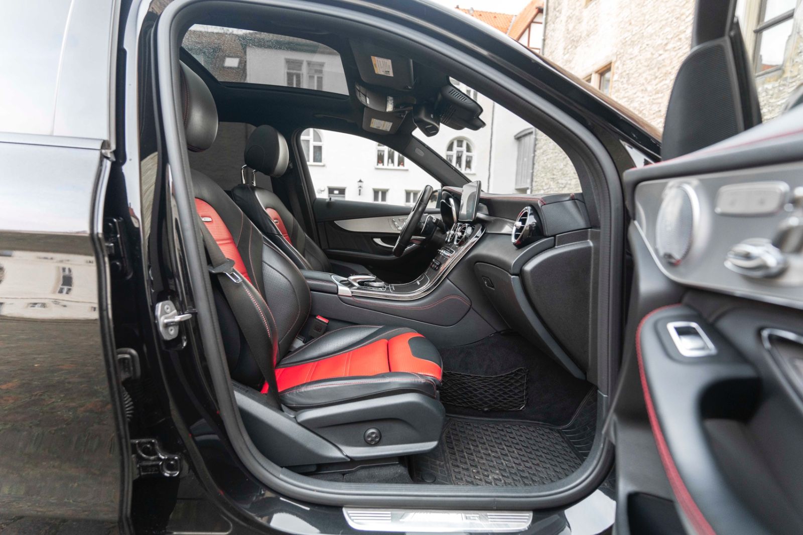 Fahrzeugabbildung Mercedes-Benz GLC 63 AMG 4MATIC BURMESTER ACC 360° NIGHT KAM