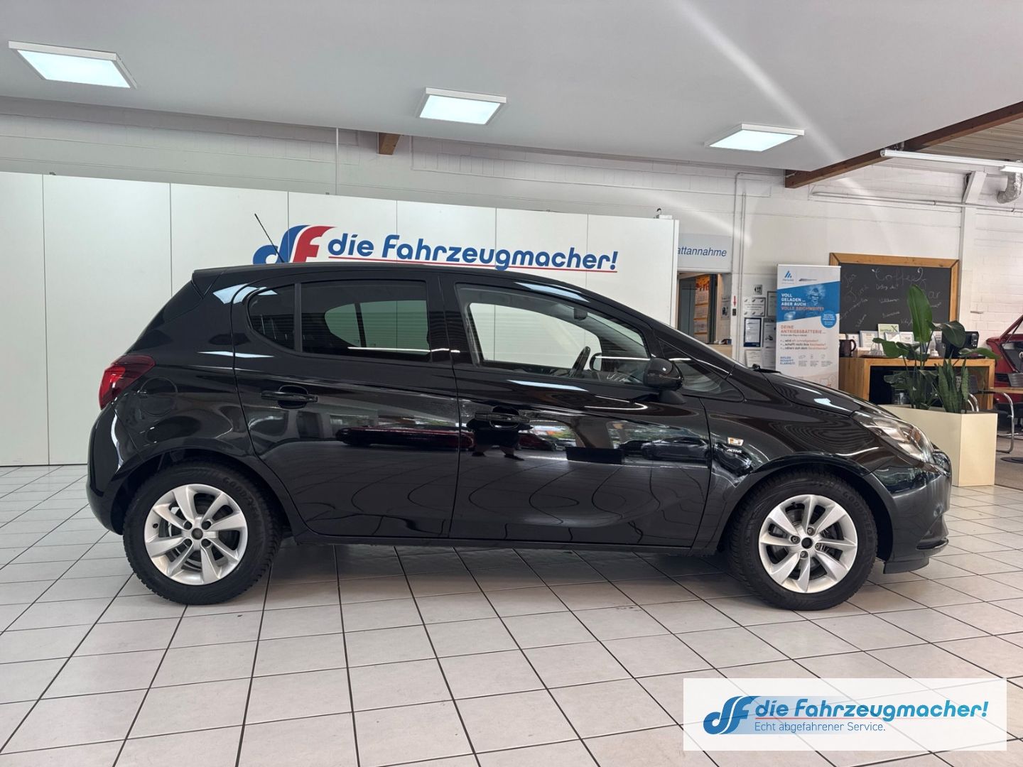Fahrzeugabbildung Opel Corsa E Active Apple CarPlay Android Auto SHZ Le