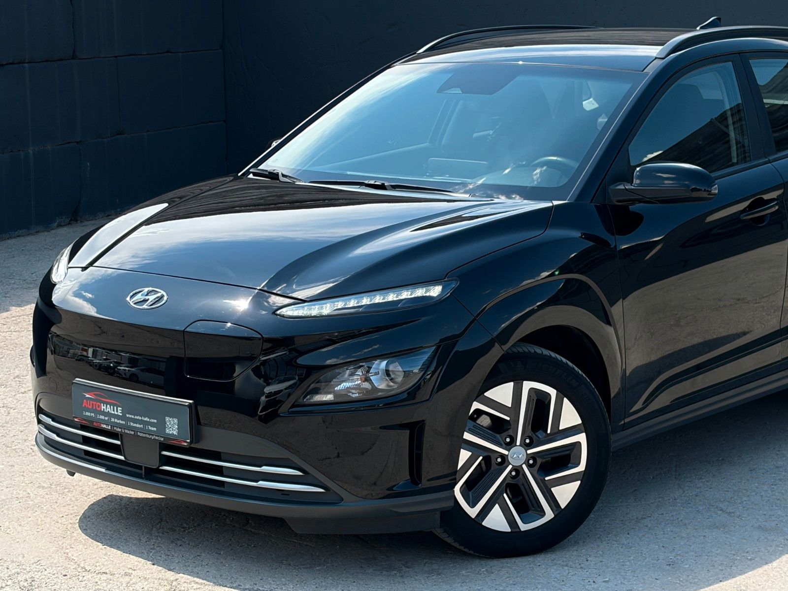 Fahrzeugabbildung Hyundai KONA E Select CarPlay Kamera LHZ SHZ ACC KZG
