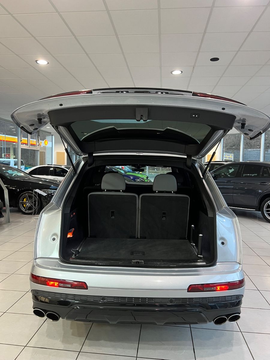 Fahrzeugabbildung Audi SQ7 4.0 TDI quattro*Head-Up * 7.SITZER*